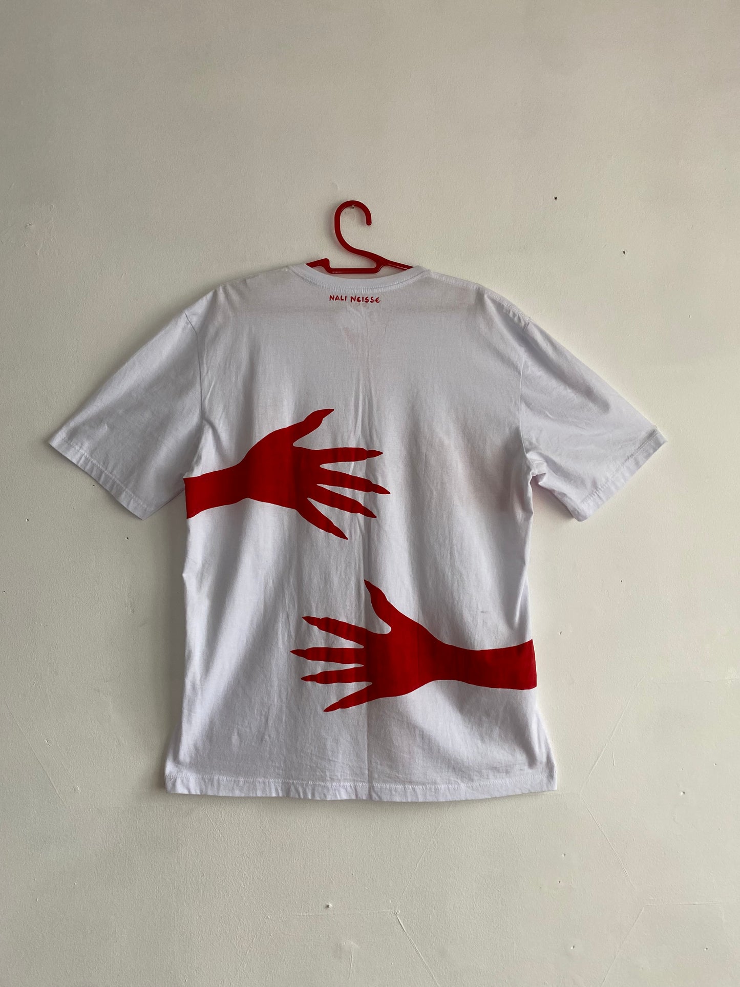 camiseta hands on