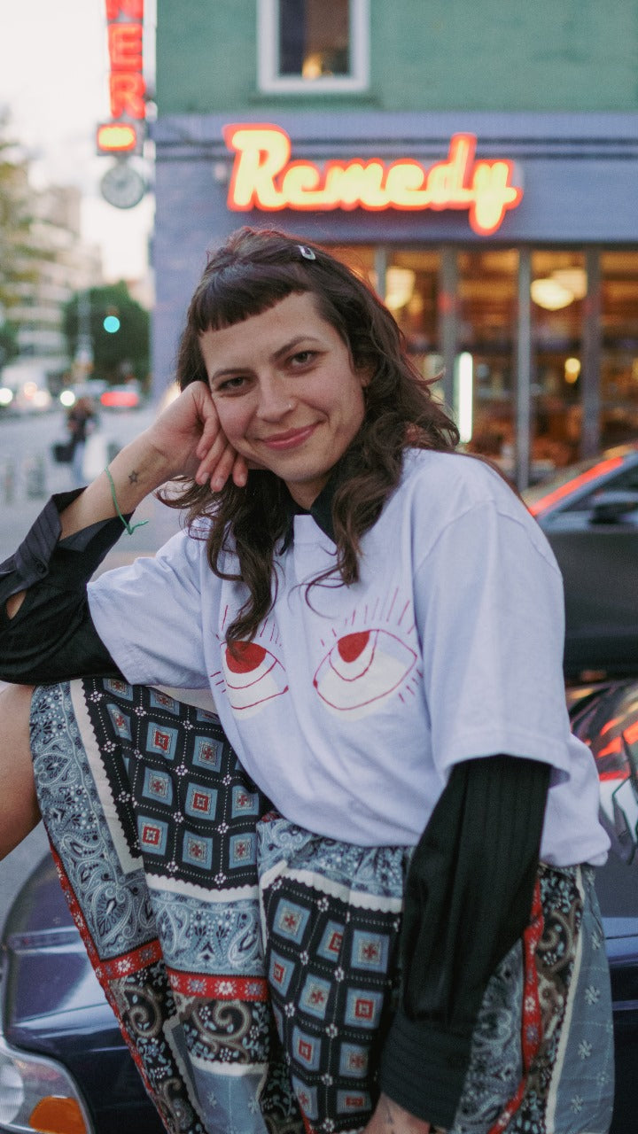 camiseta olhos nos olhos